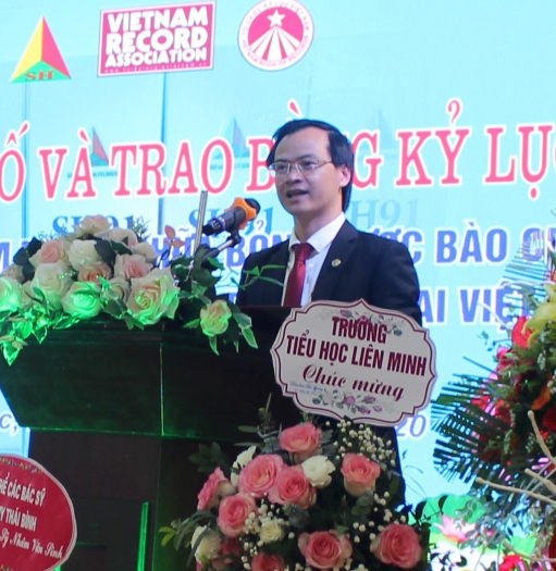 Ông Hoàng Thái Tuấn Anh - Tổng Thư ký Tổ chức Kỷ lục Đông Dương, Trưởng văn phòng Miền Bắc Tổ chức Kỷ lục Việt Nam đại diện công bố Kỷ lục