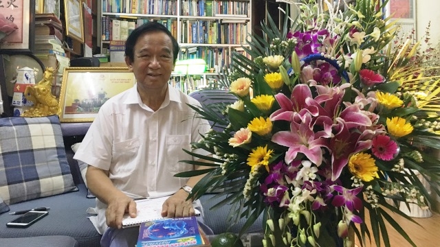 PGS, TS, Nhà giáo Nhân dân Nguyễn Lân Dũng.