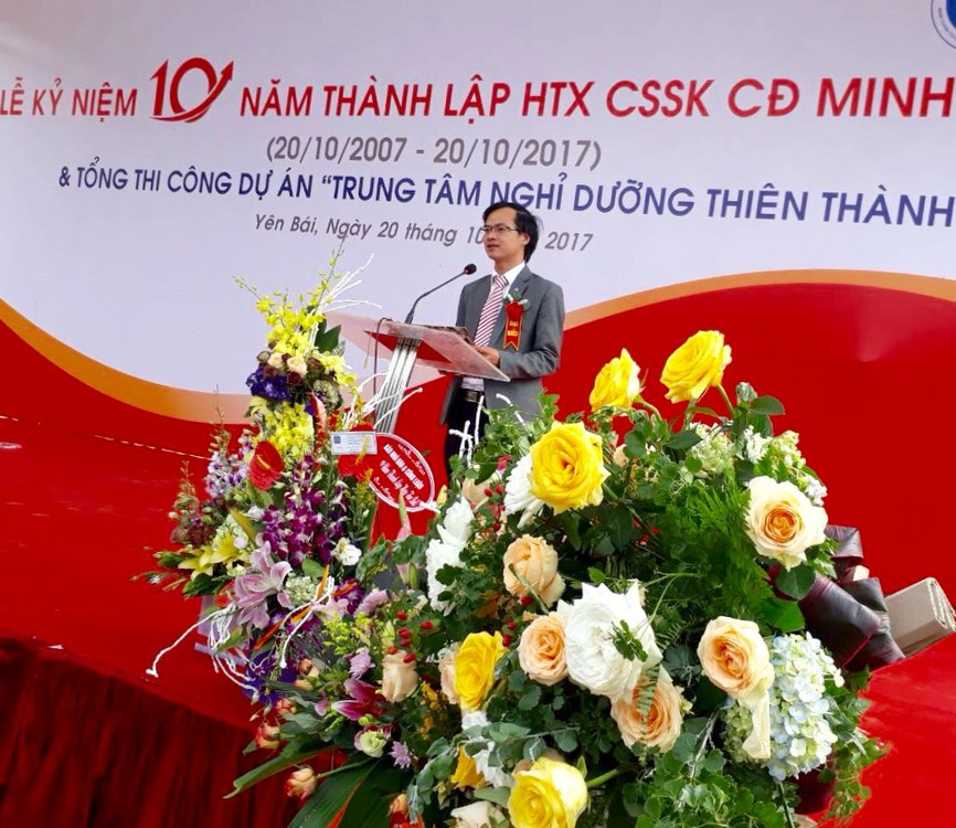 Ông Hoàng Thái Tuấn Anh - Trưởng đại diện Miền Bắc - Tổ chức Kỷ lục Việt Nam công bố quyết định xác lập Kỷ lục.