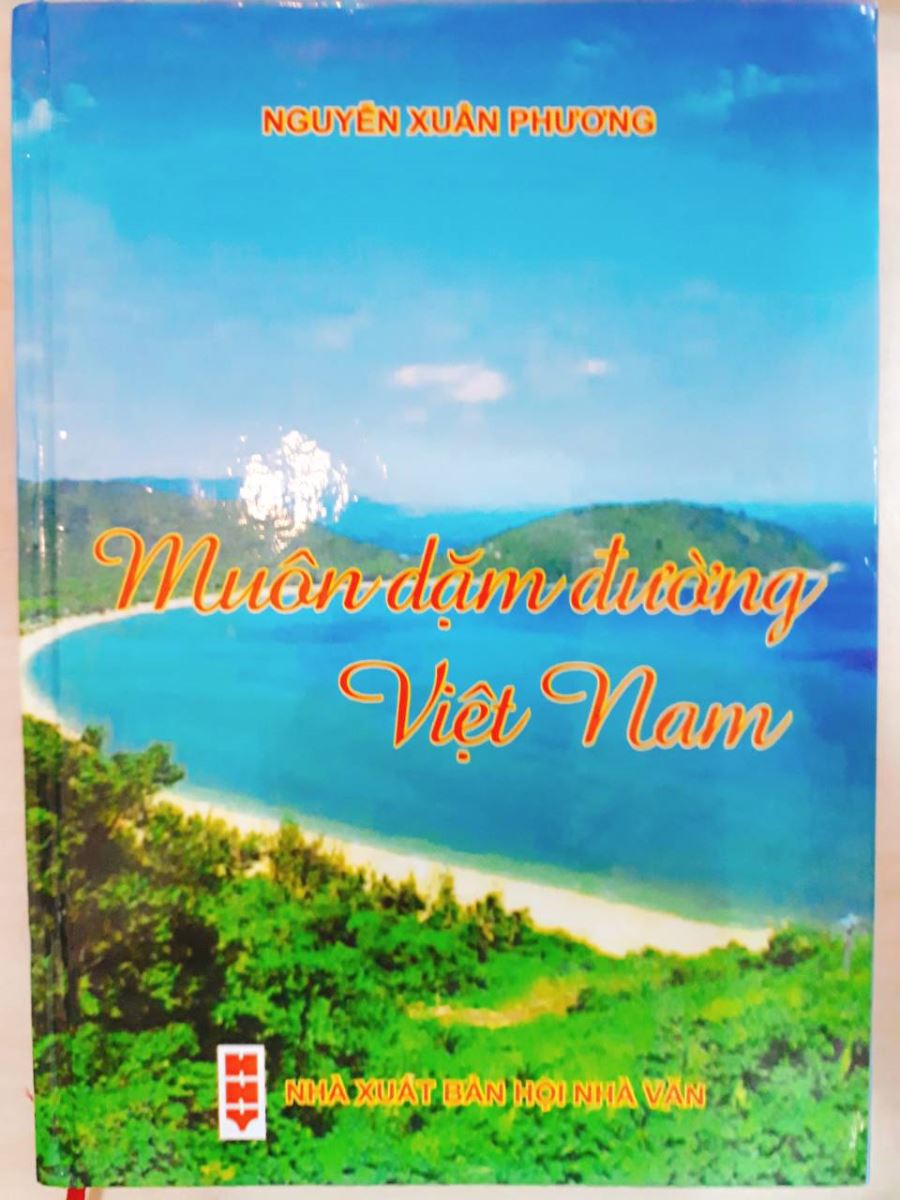 Trang bìa tập thơ "Muôn dặm đường Việt Nam".