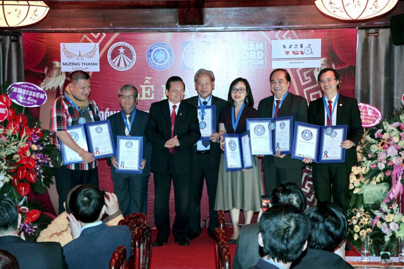 Ban lãnh đạo Tổ chức Kỷ lục Đông Dương ra mắt tại sự kiện.