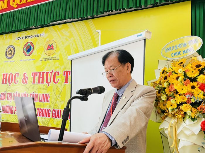 TS. Thang Văn Phúc - Nguyên thứ trưởng Bộ Nội Vụ - Viện trưởng Viện Những vấn đề phát triển (VIDS) phát biểu khai mạc Hội thảo.