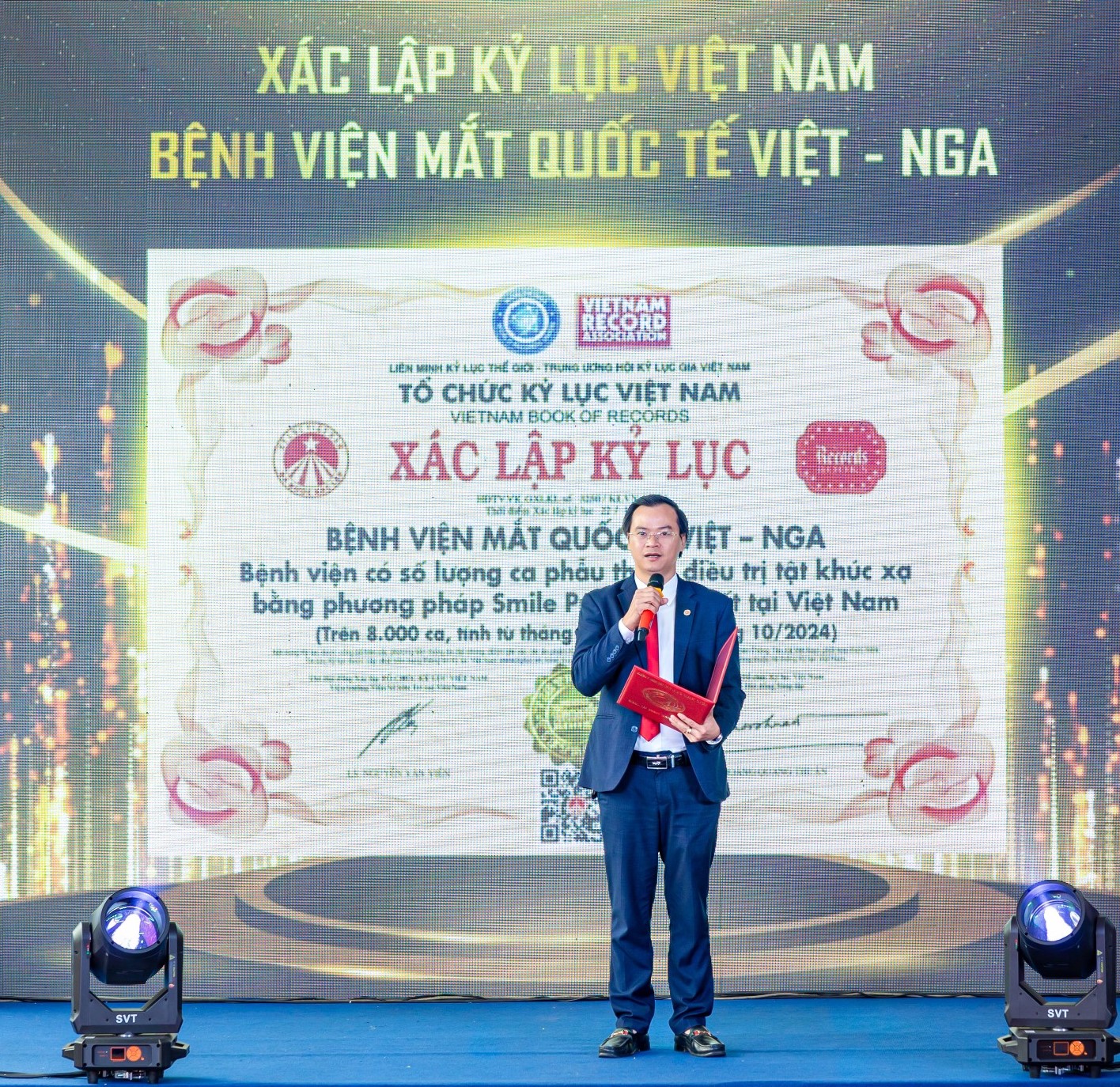 Ông Hoàng Thái Tuấn Anh – Tổng thư ký Tổ chức Kỷ lục Việt Nam, Trưởng đại diện Miền Bắc Tổ chức Kỷ lục Việt Nam đại diện công bố quyết định công nhận Kỷ lục.