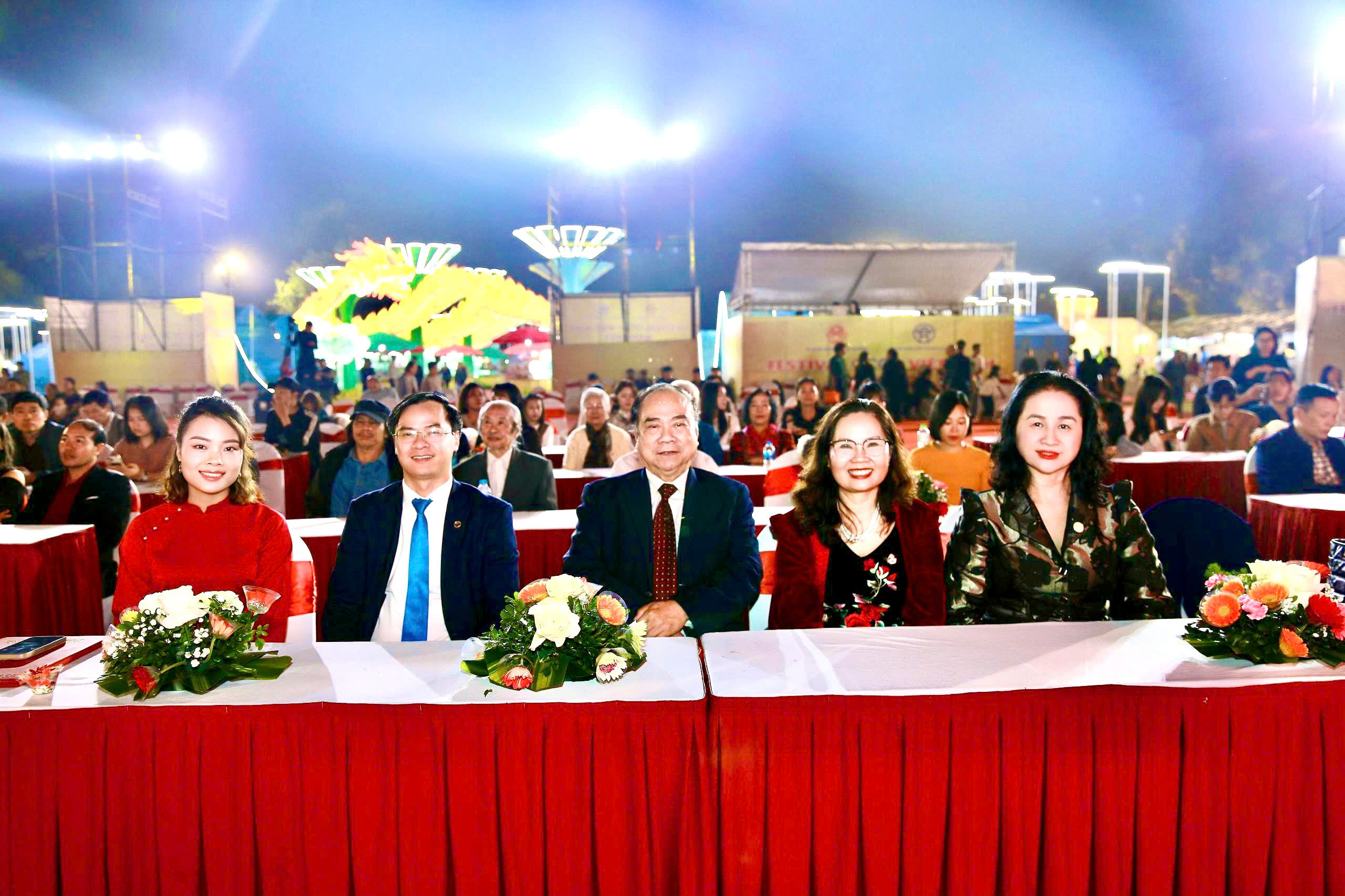 Đại diện Tổ chức Kỷ lục Việt Nam tham dự chương trình.